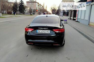 Седан Chrysler 200 2015 в 