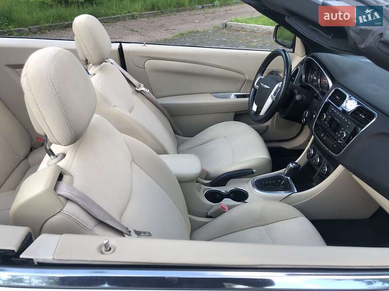 Кабриолет Chrysler 200 2012 в Житомире