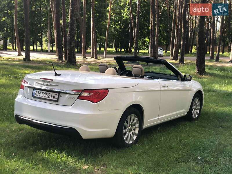 Кабриолет Chrysler 200 2012 в Житомире