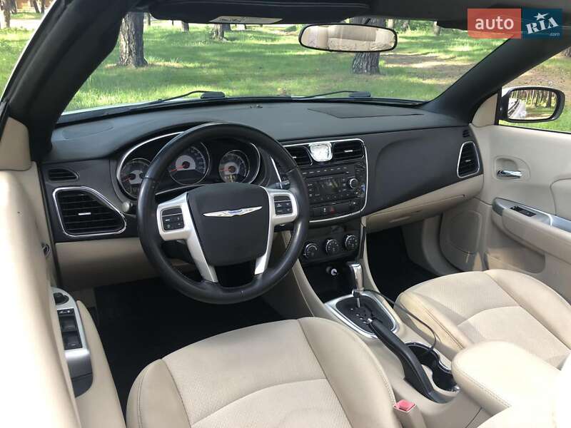 Кабриолет Chrysler 200 2012 в Житомире