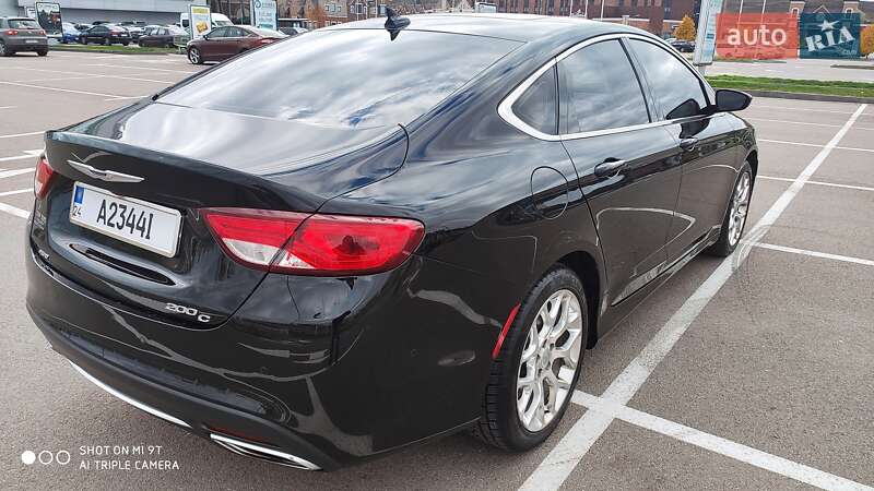 Седан Chrysler 200 2015 в Киеве