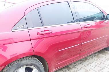 Седан Chrysler 200 2013 в Рівному