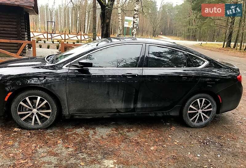 Седан Chrysler 200 2015 в Житомире