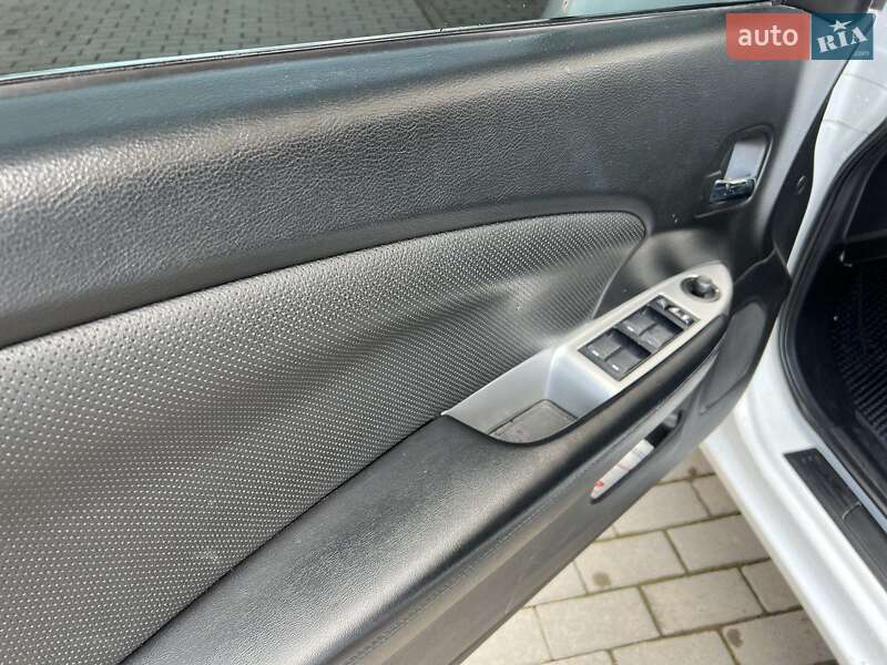 Кабріолет Chrysler 200 2011 в Києві