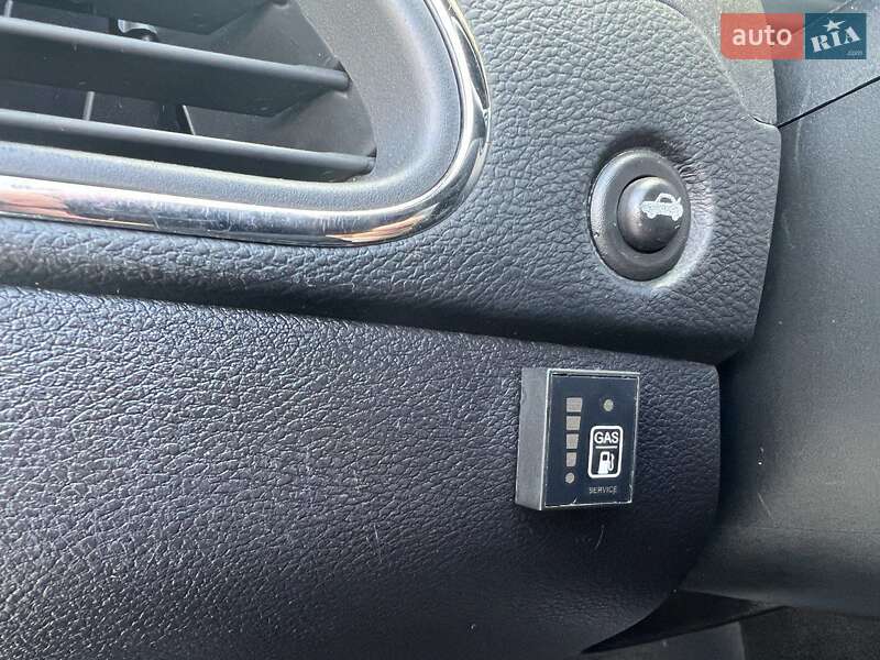 Кабріолет Chrysler 200 2011 в Києві