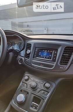 Седан Chrysler 200 2014 в 