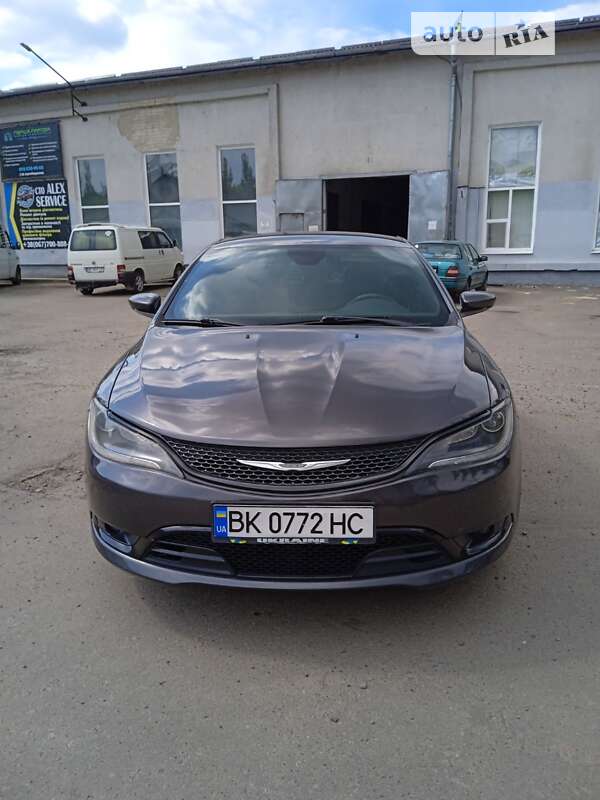 Седан Chrysler 200 2014 в Ровно