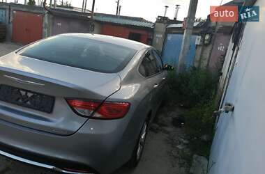 Седан Chrysler 200 2014 в Вышгороде
