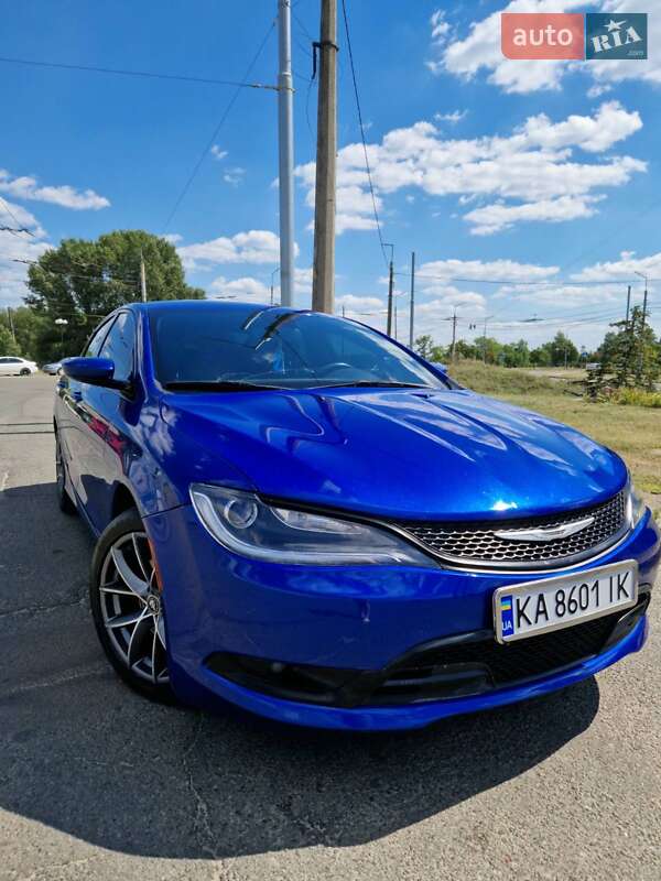 Седан Chrysler 200 2015 в Киеве