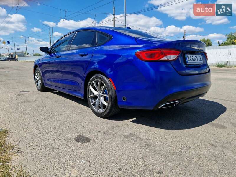 Седан Chrysler 200 2015 в Киеве