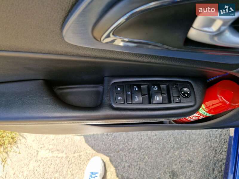 Седан Chrysler 200 2015 в Киеве