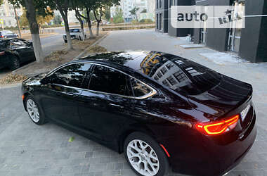 Седан Chrysler 200 2015 в 