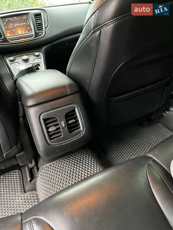 Седан Chrysler 200 2016 в Одесі