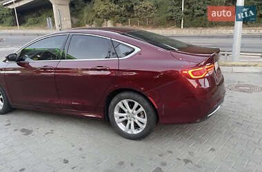Седан Chrysler 200 2015 в Каневе