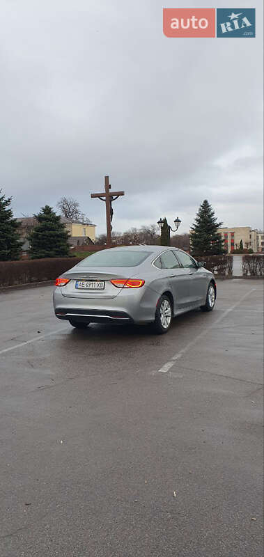 Седан Chrysler 200 2015 в Полтаві
