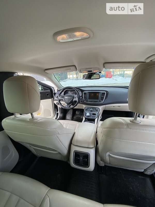 Седан Chrysler 200 2014 в Киеве