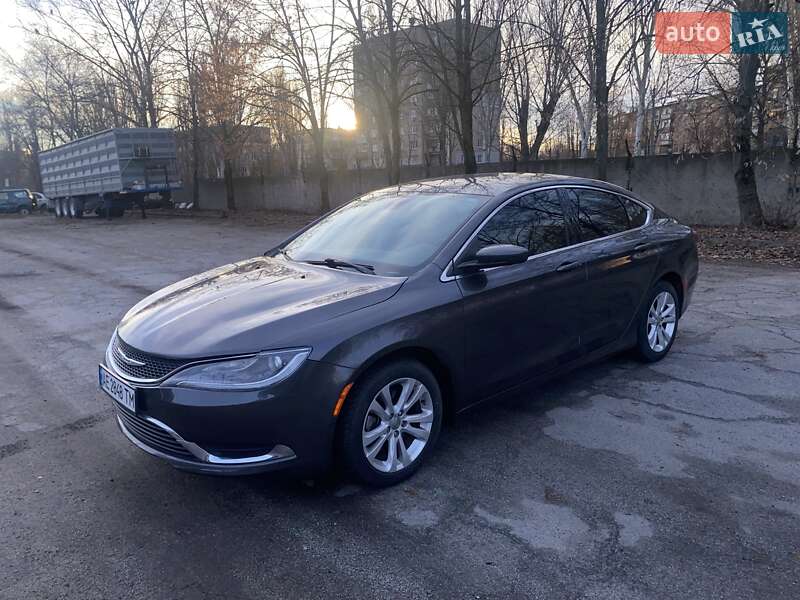 Седан Chrysler 200 2015 в Кривом Роге