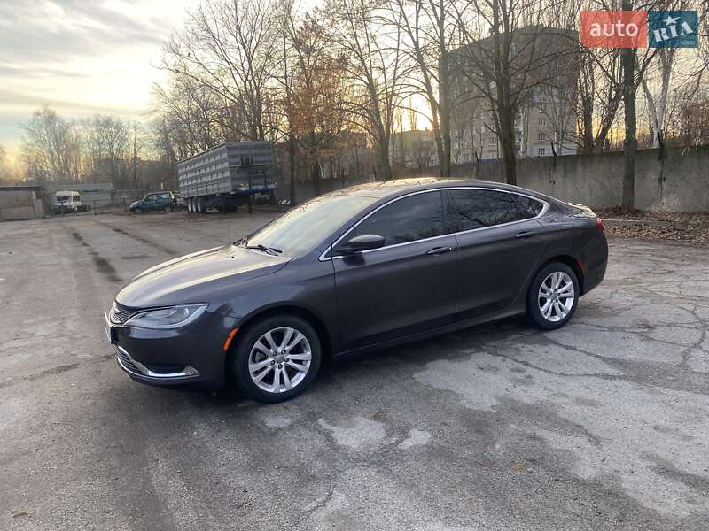 Седан Chrysler 200 2015 в Кривом Роге