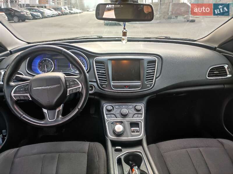 Седан Chrysler 200 2014 в Киеве