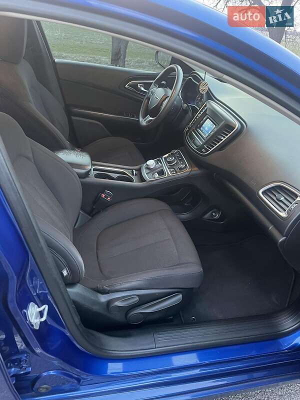 Седан Chrysler 200 2014 в Новомосковске