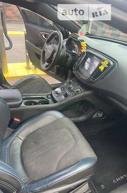 Седан Chrysler 200 2014 в 
