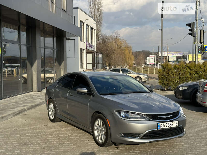Седан Chrysler 200 2016 в Киеве