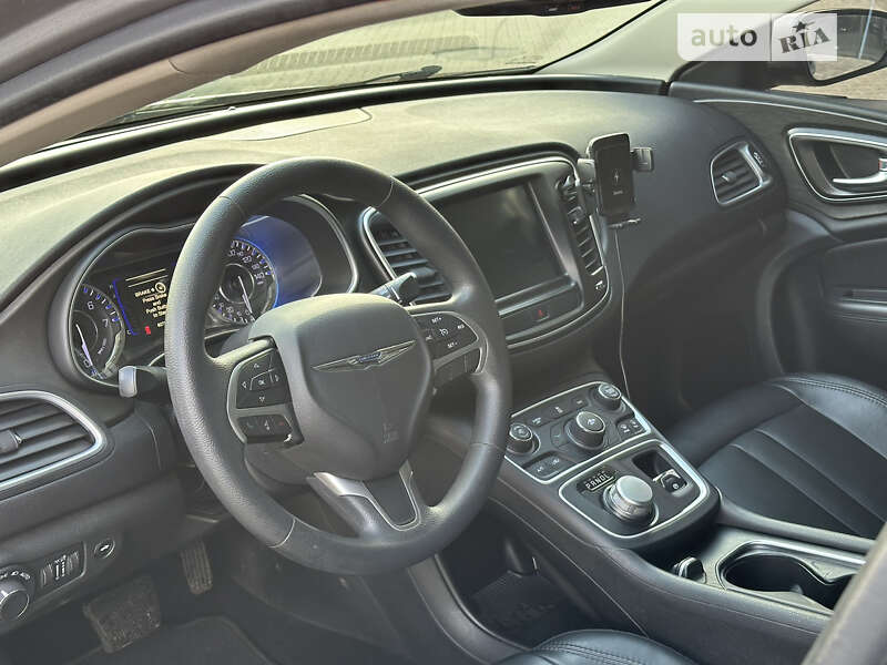 Седан Chrysler 200 2016 в Киеве