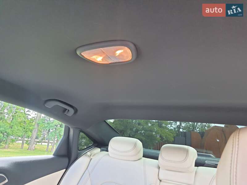 Седан Chrysler 200 2015 в Киеве