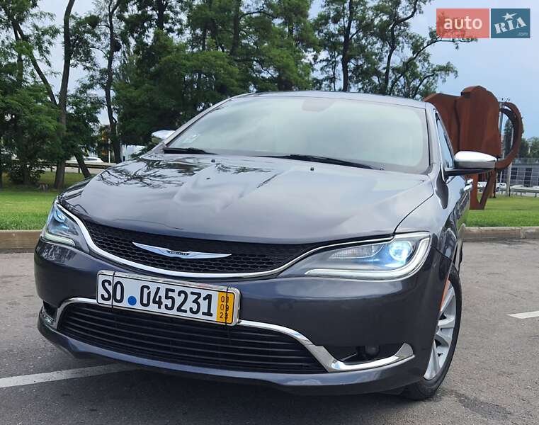 Седан Chrysler 200 2015 в Киеве