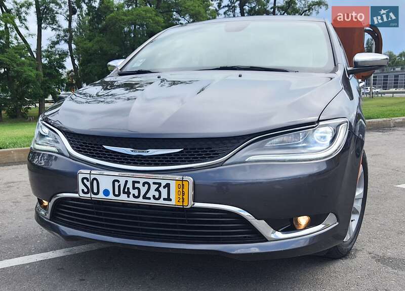 Седан Chrysler 200 2015 в Киеве