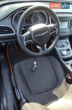 Седан Chrysler 200 2015 в 