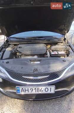 Седан Chrysler 200 2015 в 