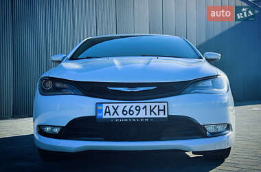 Седан Chrysler 200 2015 в 