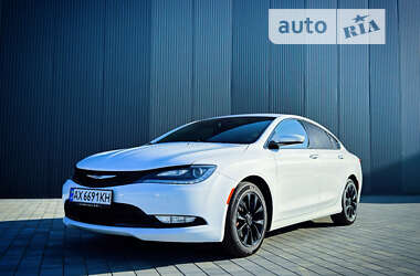 Седан Chrysler 200 2015 в Хмельницком