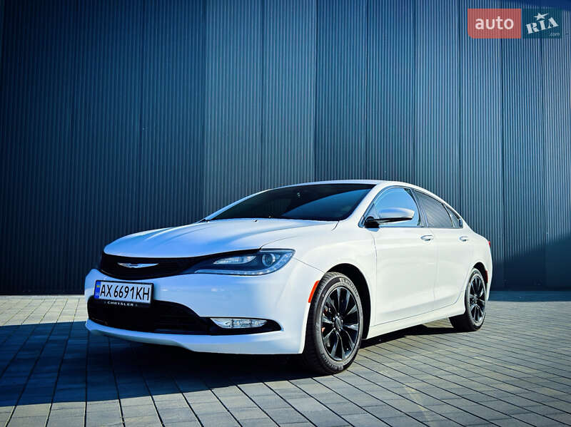 Седан Chrysler 200 2015 в 
