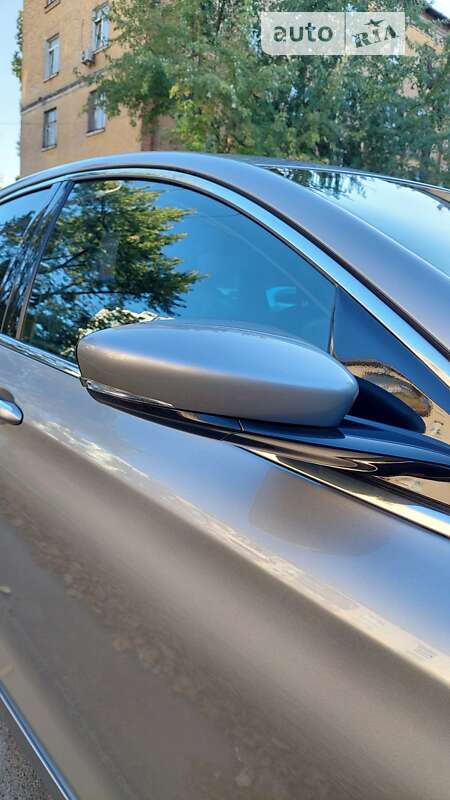 Седан Chrysler 200 2015 в Києві