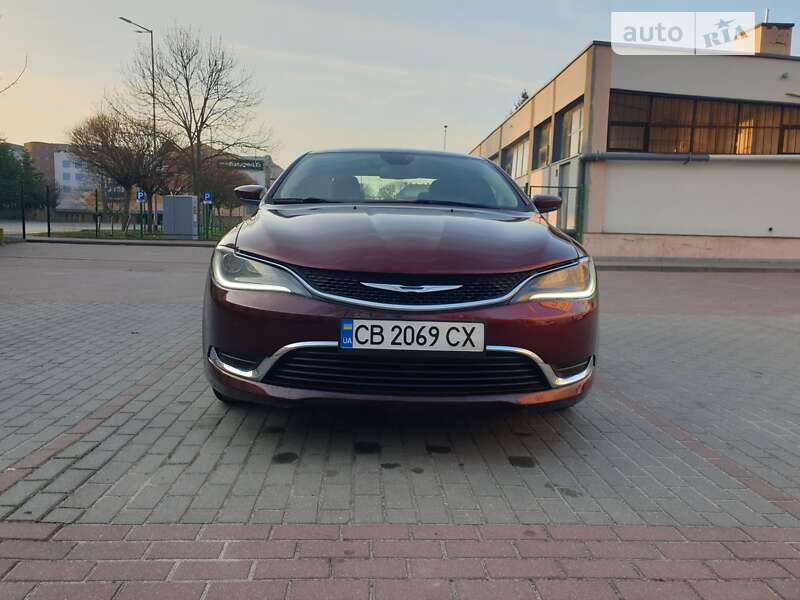 Седан Chrysler 200 2015 в Чернигове