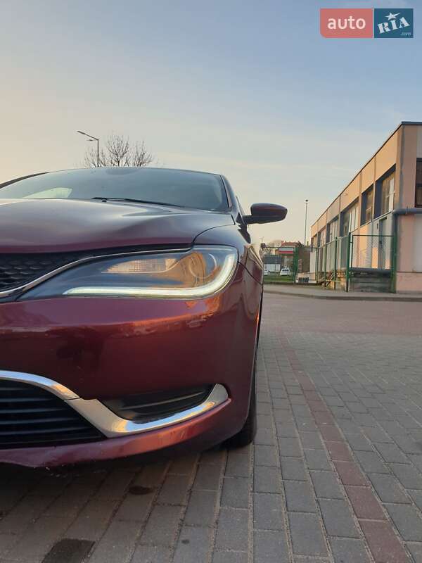 Седан Chrysler 200 2015 в Чернигове