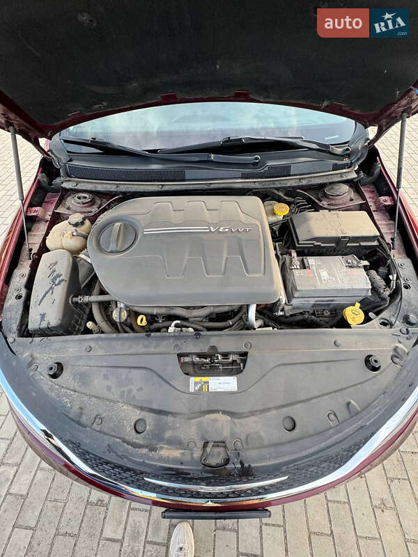 Седан Chrysler 200 2015 в Кривом Роге