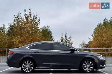 Седан Chrysler 200 2016 в Киеве