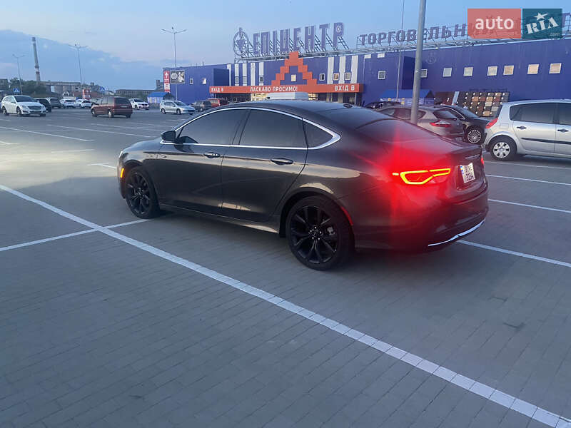 Седан Chrysler 200 2015 в Вінниці