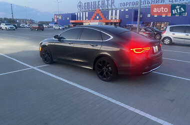 Седан Chrysler 200 2015 в 