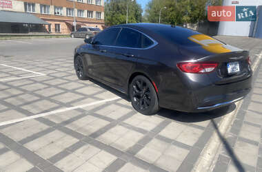 Седан Chrysler 200 2015 в 