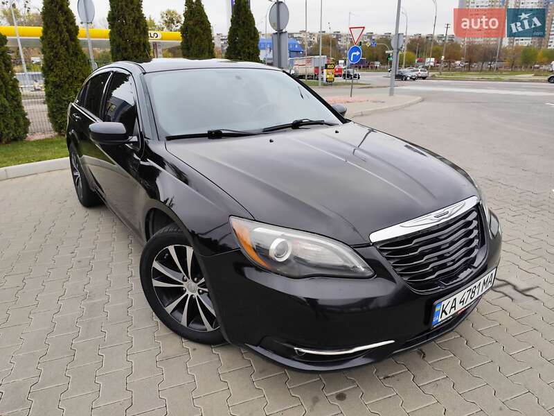 Седан Chrysler 200 2012 в Киеве