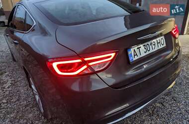 Седан Chrysler 200 2015 в 