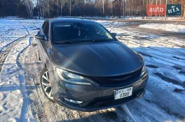 Седан Chrysler 200 2015 в Вышгороде