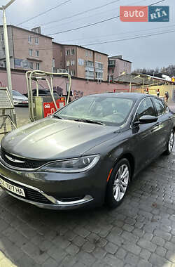 Седан Chrysler 200 2015 в Хмельницком