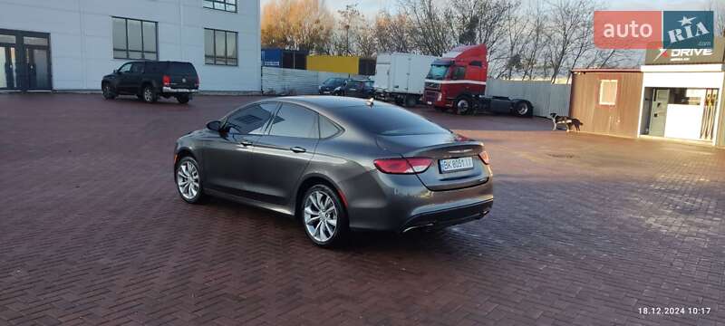 Седан Chrysler 200 2016 в Рівному