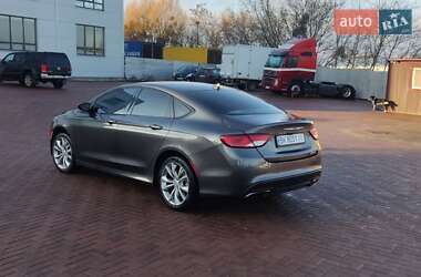 Седан Chrysler 200 2016 в Ровно