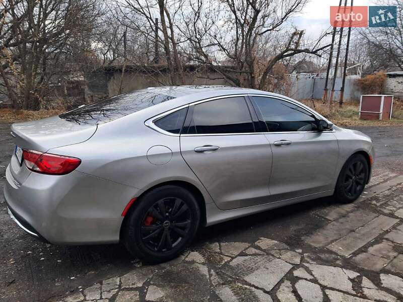 Седан Chrysler 200 2014 в Першотравенске